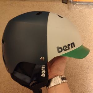 Ski helmet from Burton